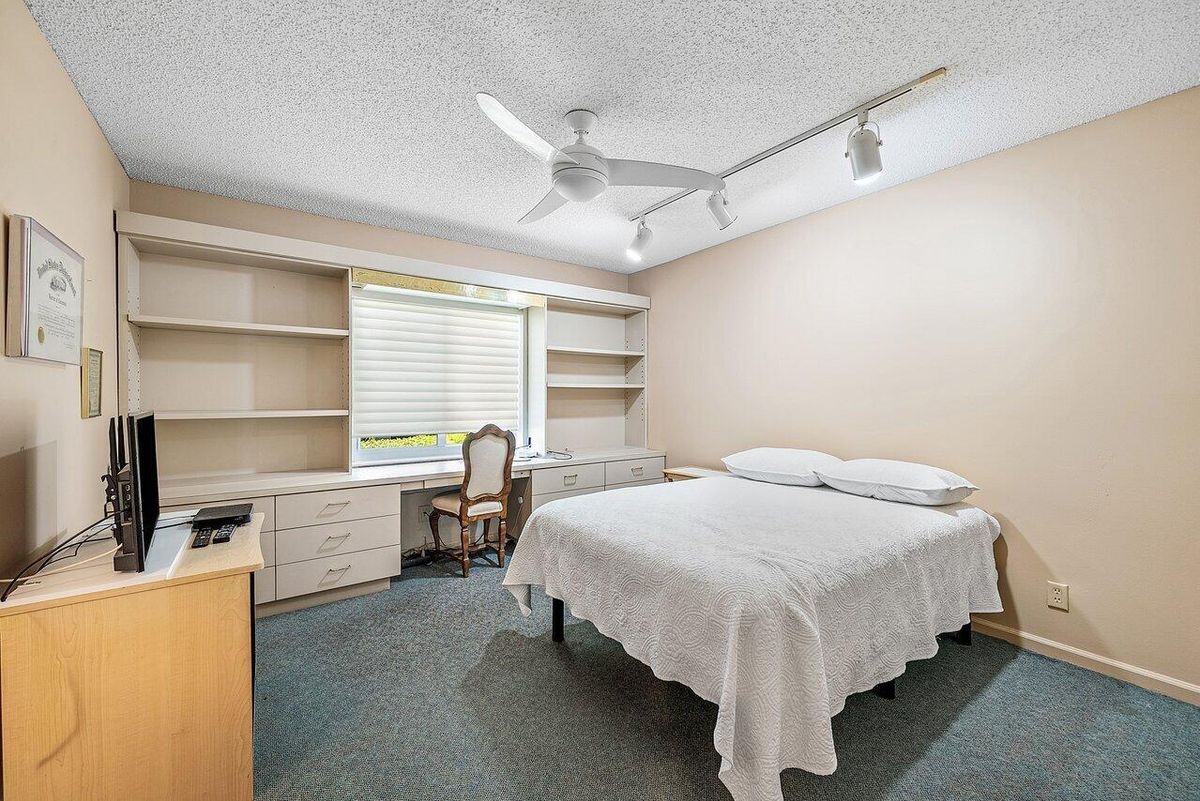 10215 Boca Woods Lane, Boca Raton, FL 33428