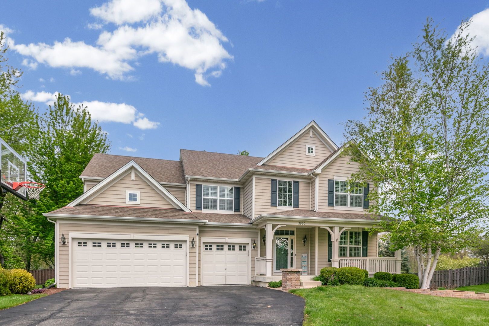 2030 LUCCA Court — Elgin, IL 60123