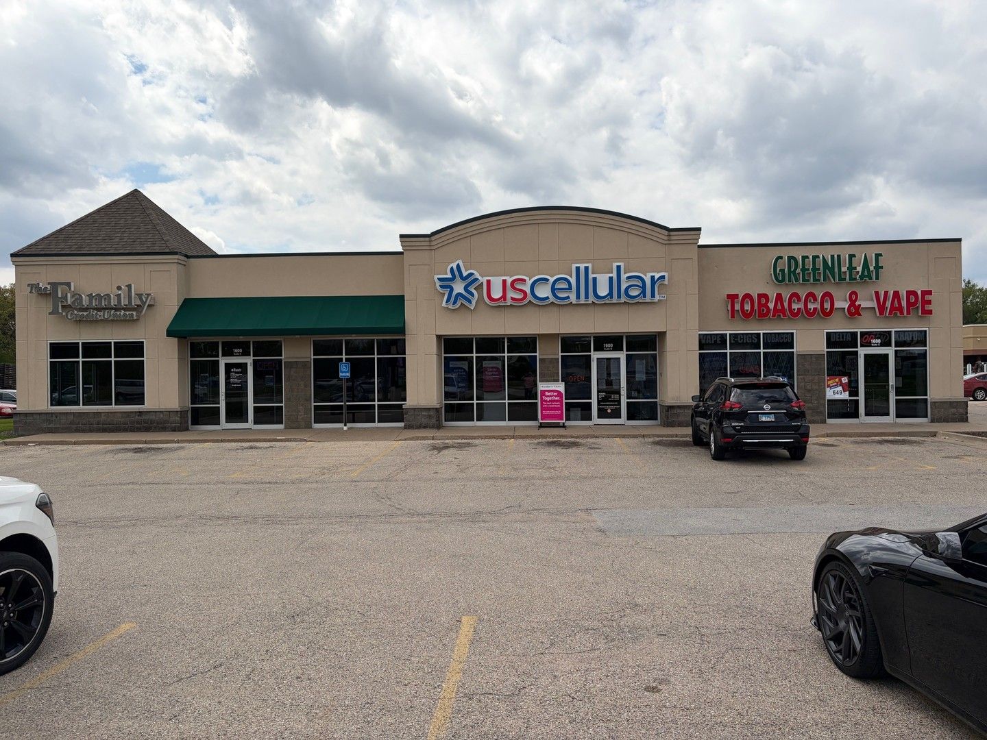 1600 John Deere Road #B — Silvis, IL 61282