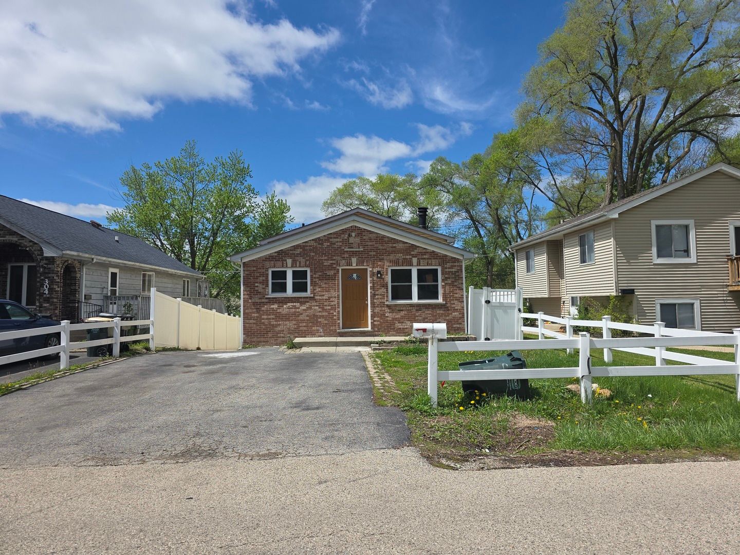 306 Brierhill Drive — Round Lake Park, IL 60073