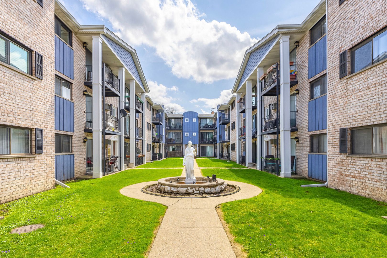 8519 W Catherine Avenue #279 — Chicago, IL 60656