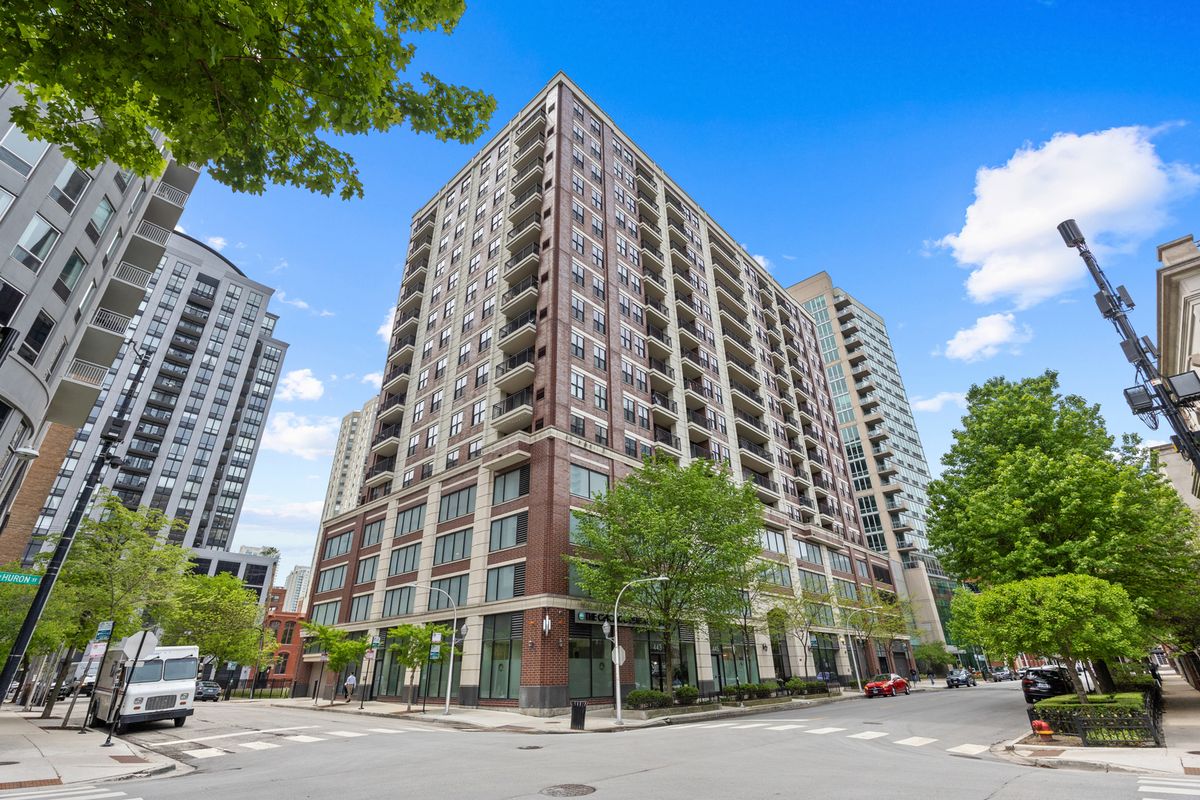 451 HURON Street, Chicago, IL 60654