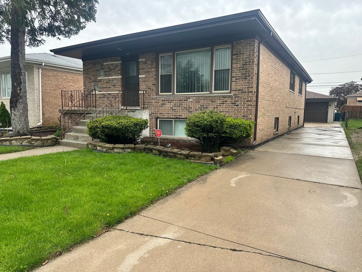 600 Escanaba Avenue, Calumet City, IL 60409