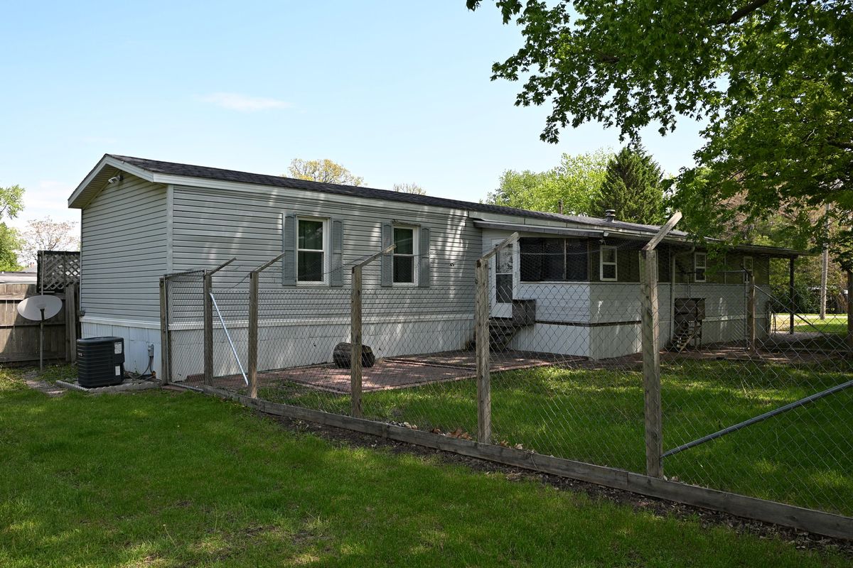 406 Park Street, Kappa, IL 61738