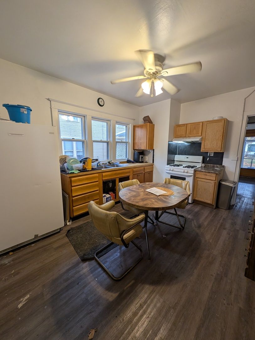 226 W Locust Street, DeKalb, IL 60115