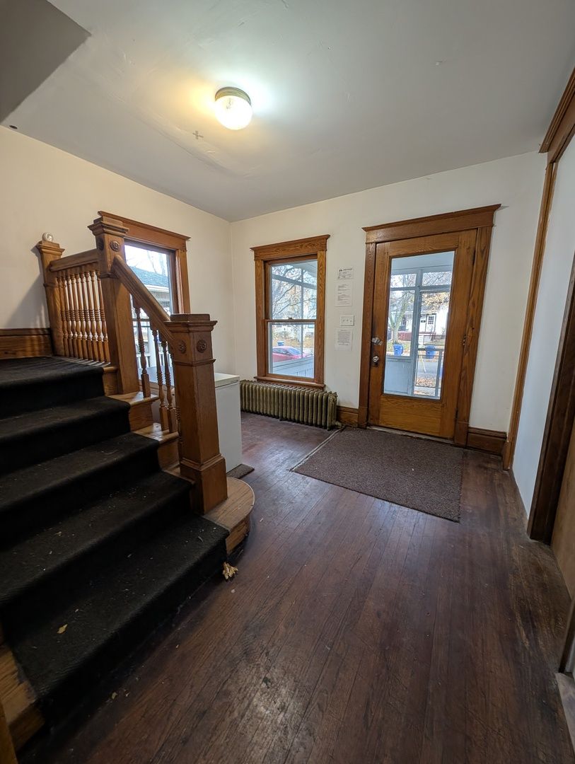 226 W Locust Street, DeKalb, IL 60115