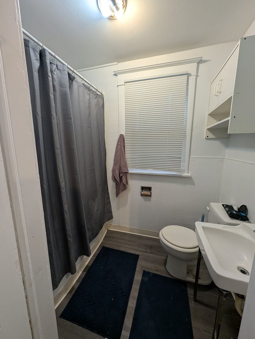 226 W Locust Street, DeKalb, IL 60115
