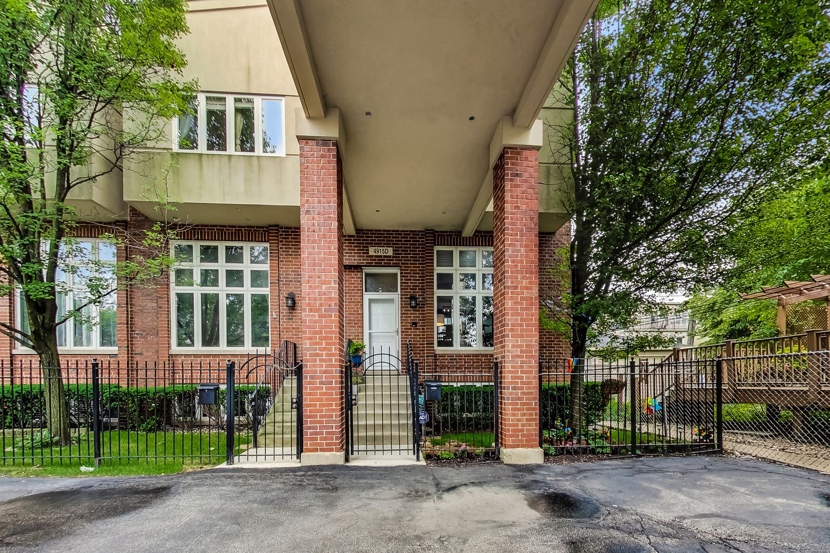 4915 W GUNNISON Street #D — Chicago, IL 60630