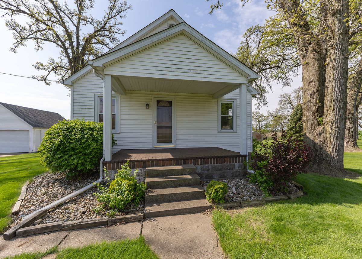 8367 Wolf Road, Colona, IL 61241