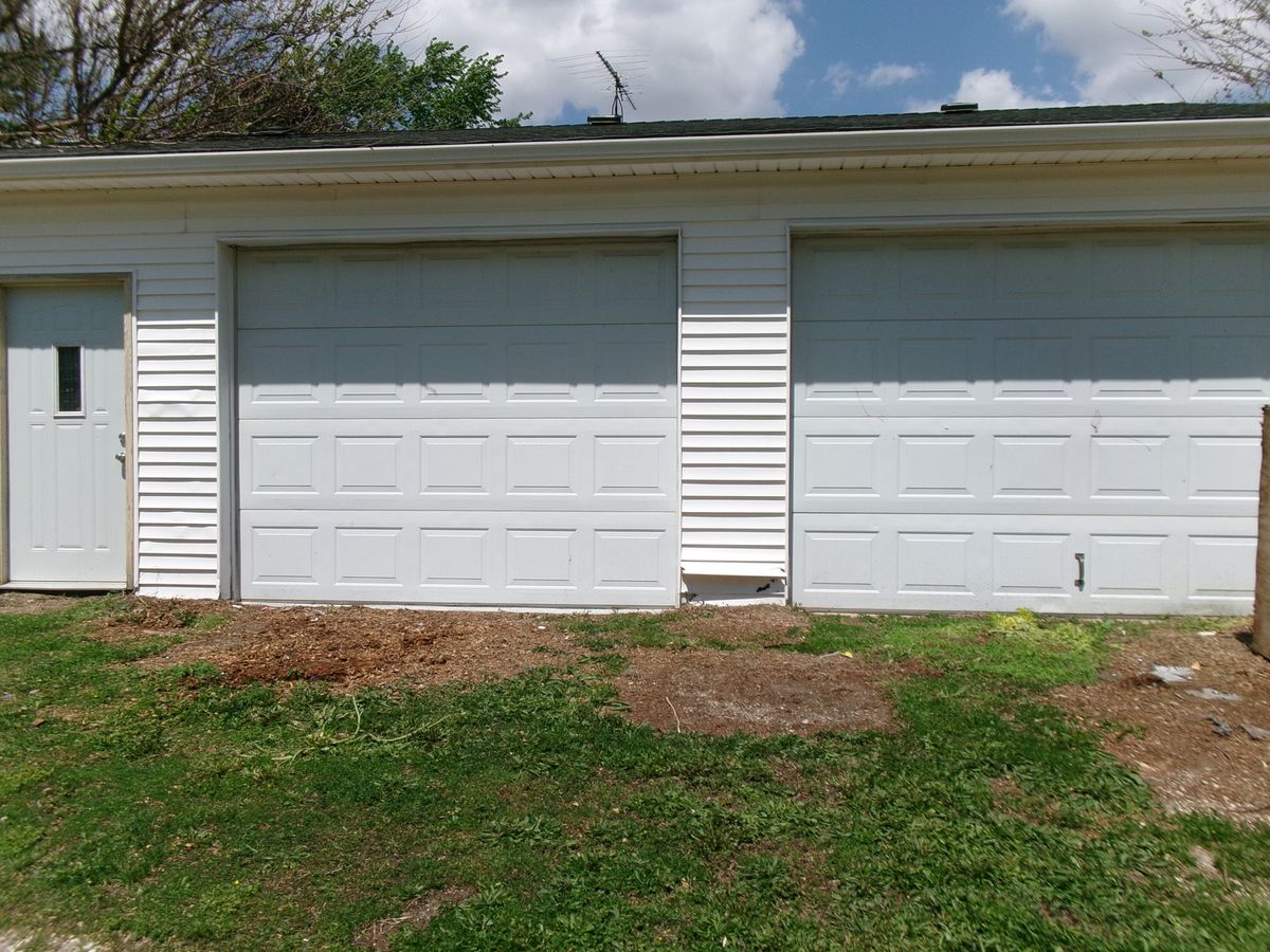 305 W Thomas Street, Martinton, IL 60951