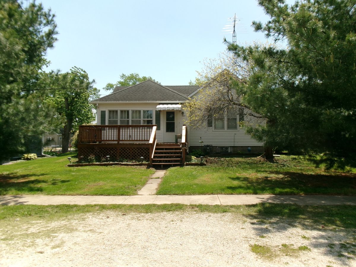 305 Thomas Street, Martinton, IL 60951