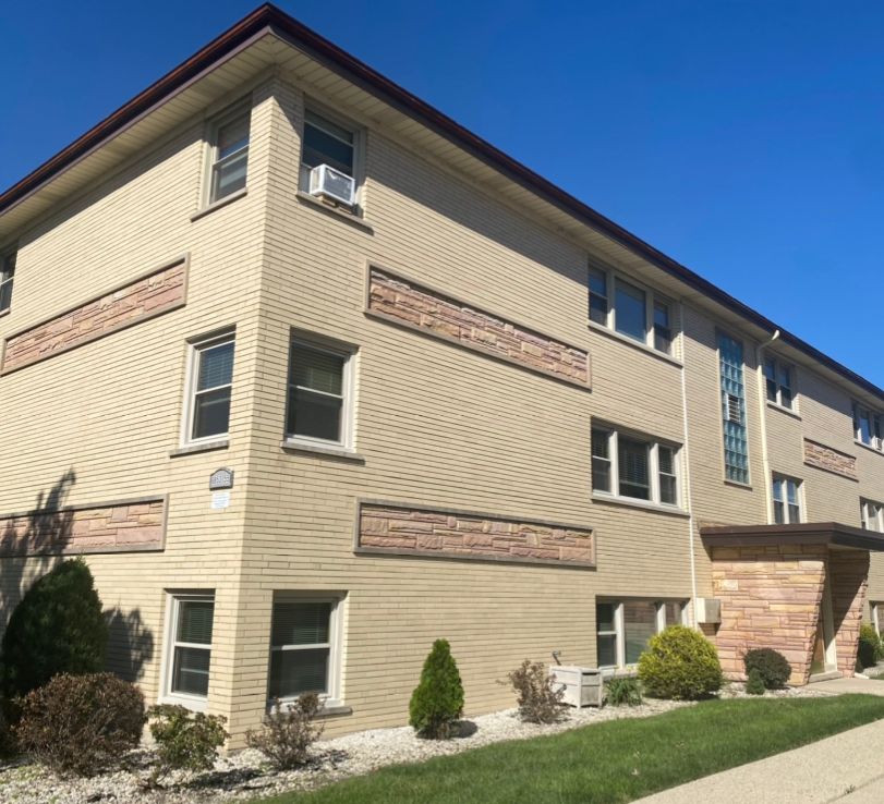 6855 Olmsted Avenue, Chicago, IL 60631