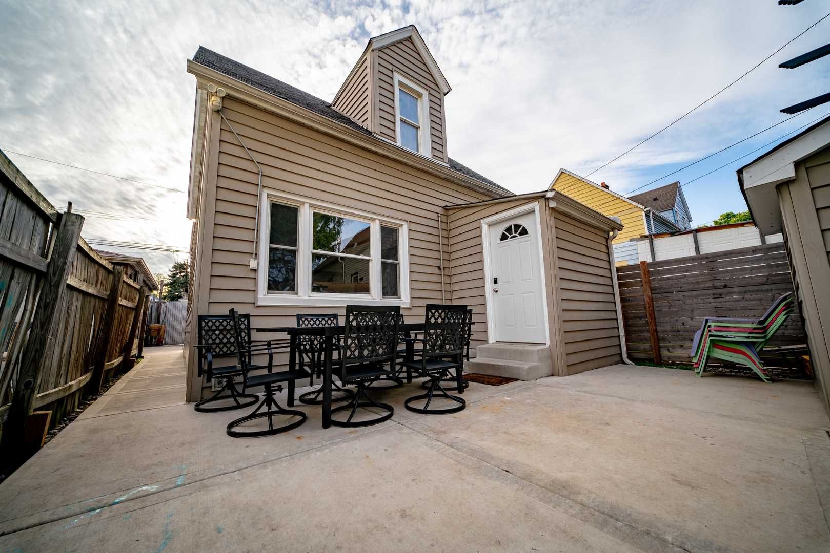 2208 N Lorel Avenue — Chicago, IL 60639