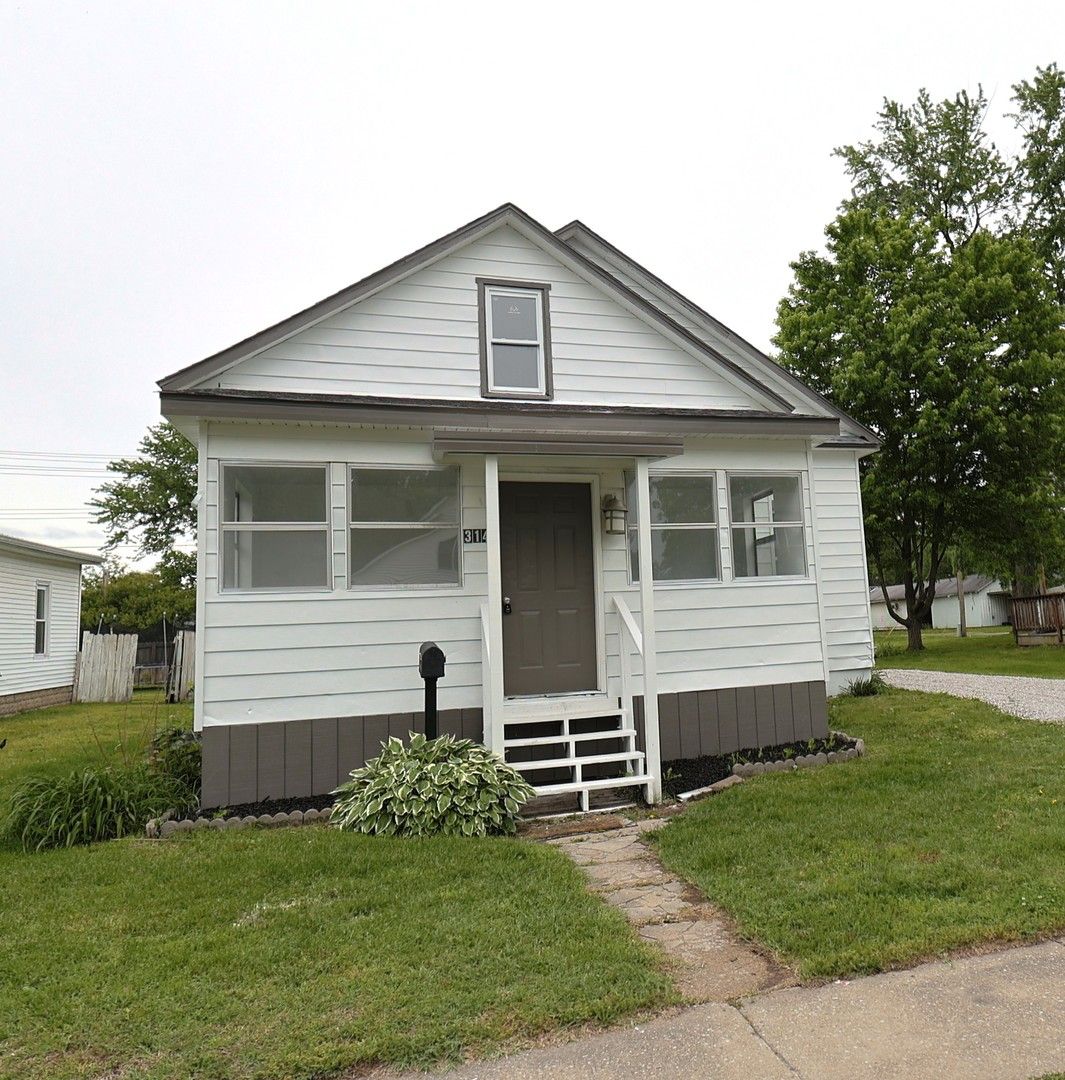 314 S Franklin Street — Salem, IL 62881
