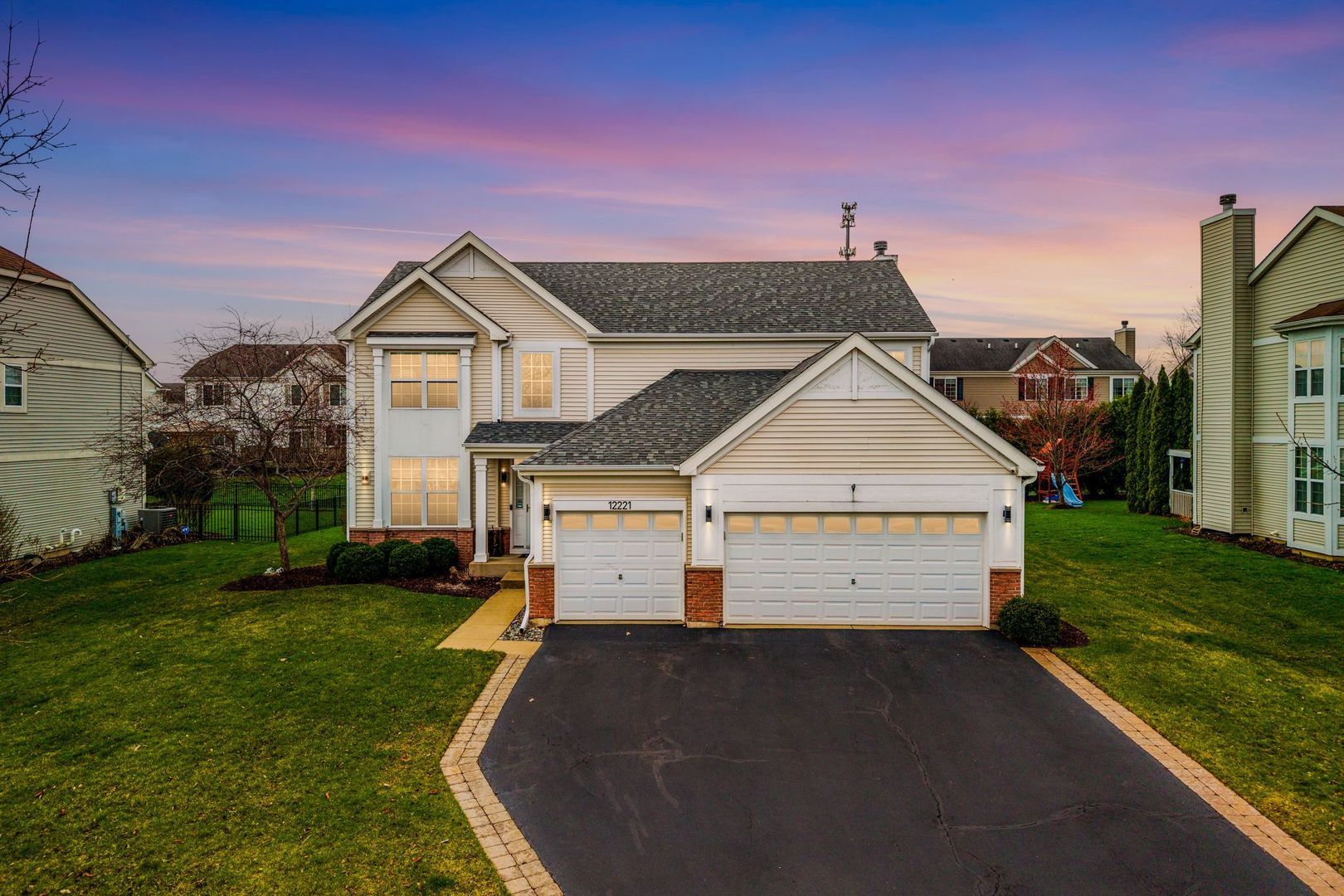 12221 Sinnett Street — Huntley, IL 60142