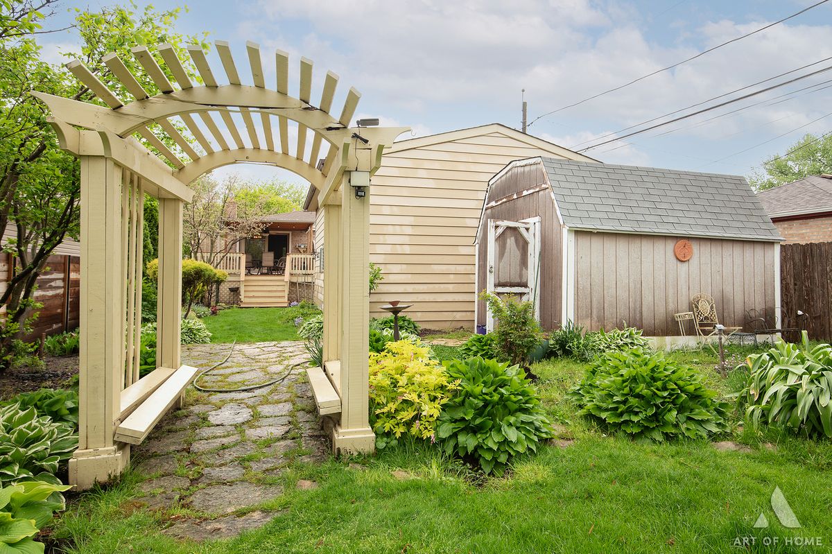 11249 Homan Avenue, Chicago, IL 60655