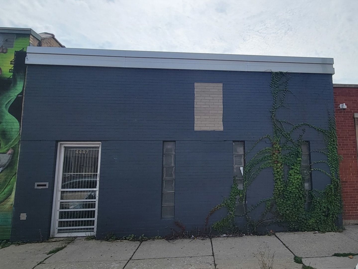 4447 W Belmont Avenue — Chicago, IL 60641
