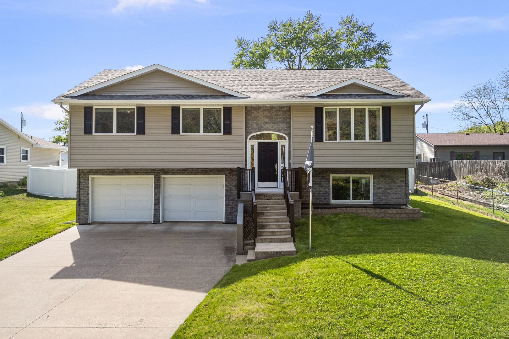 2914 44TH Street — Rock Island, IL 61201