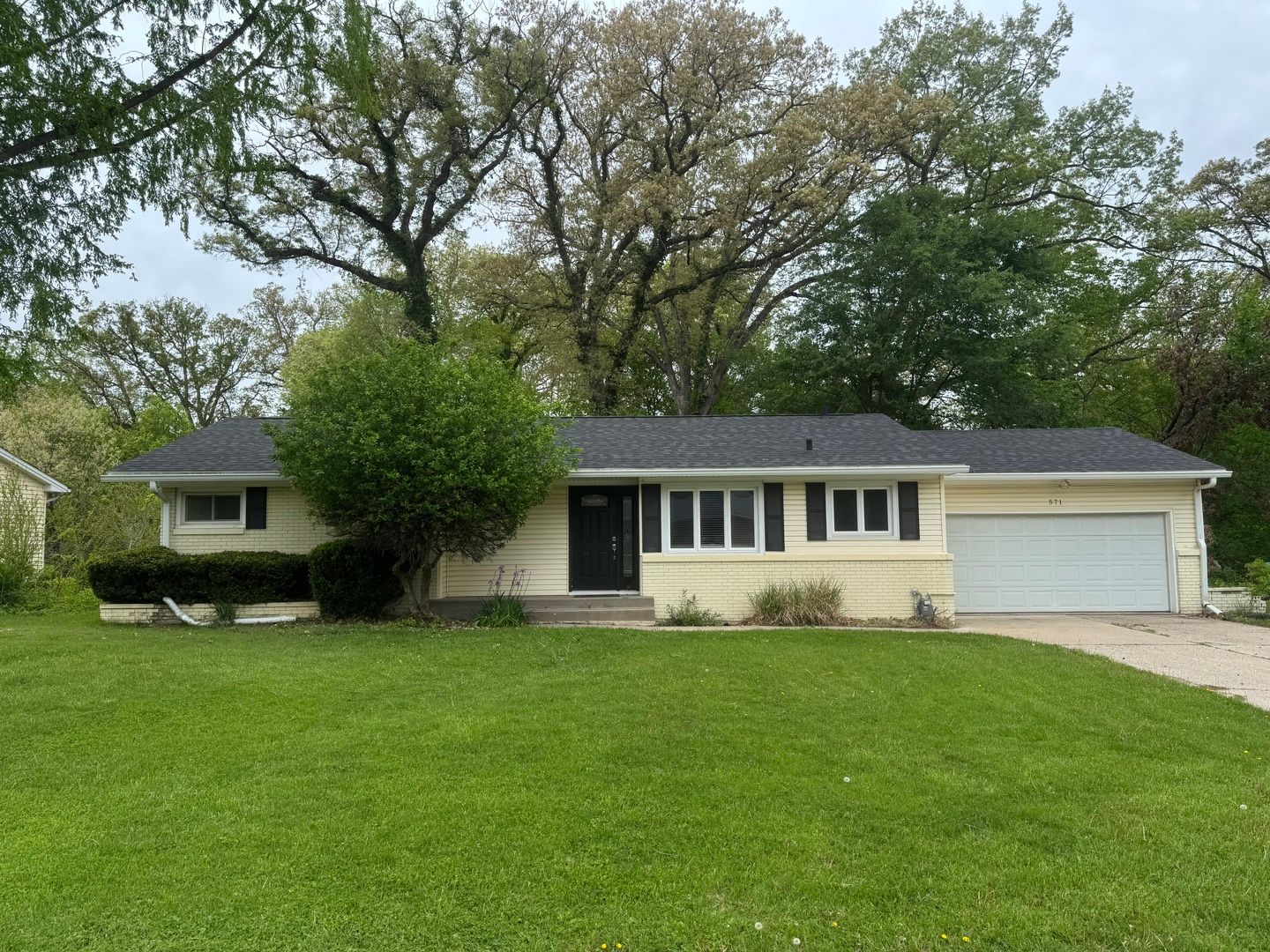 571 26th Avenue Court — East Moline, IL 61244