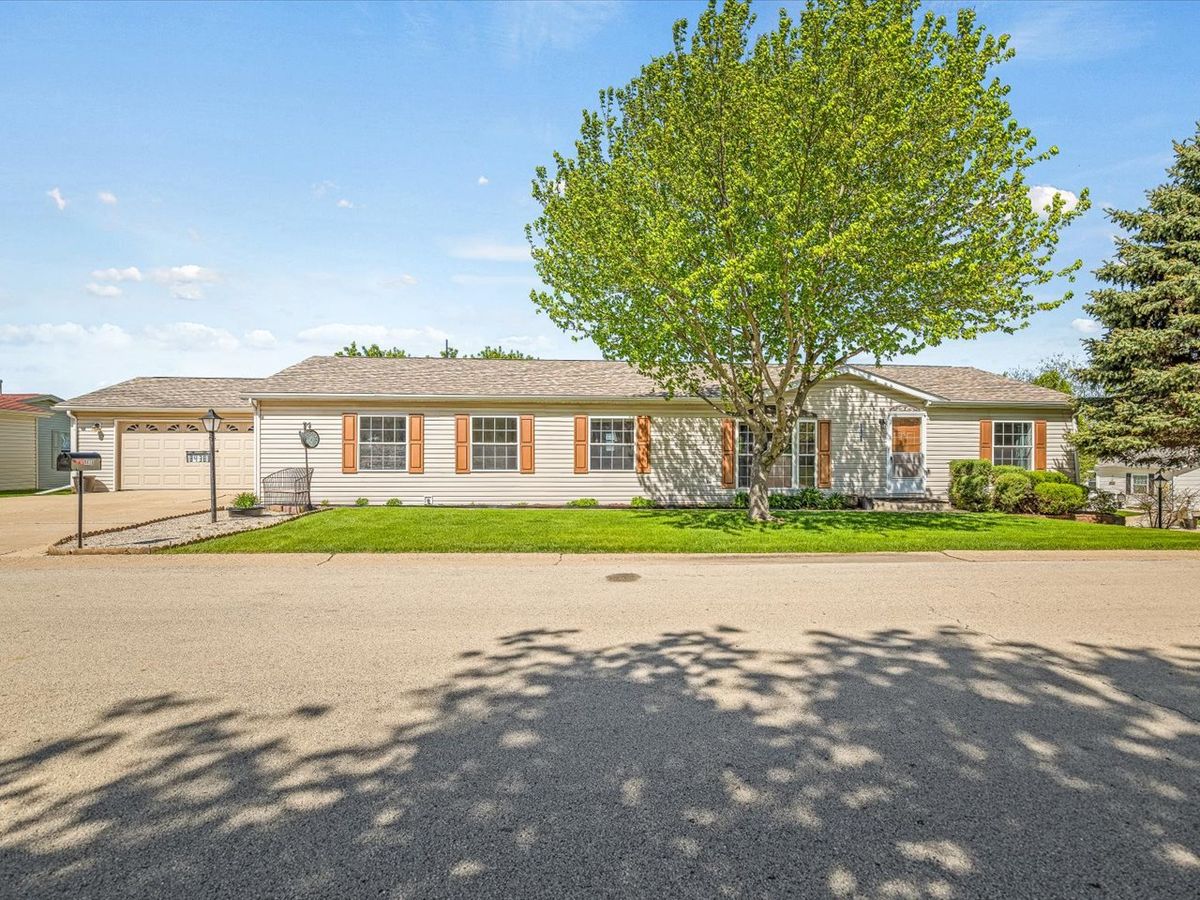 8438 HICKORY TREE Drive, Machesney Park, IL 61115
