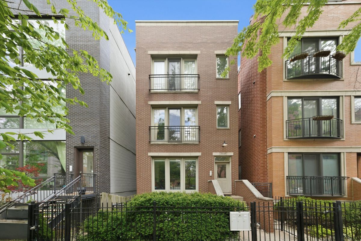 2416 THOMAS Street, Chicago, IL 60622