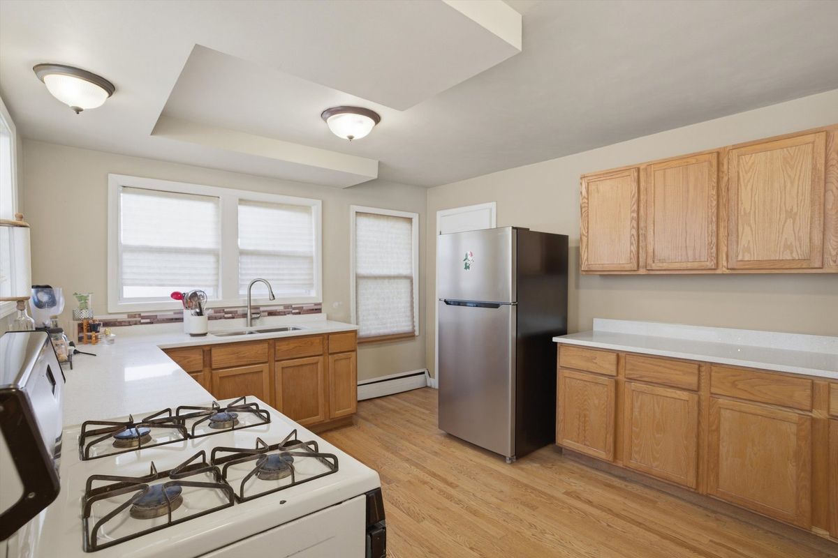 612 Oak Street, Woodstock, IL 60098