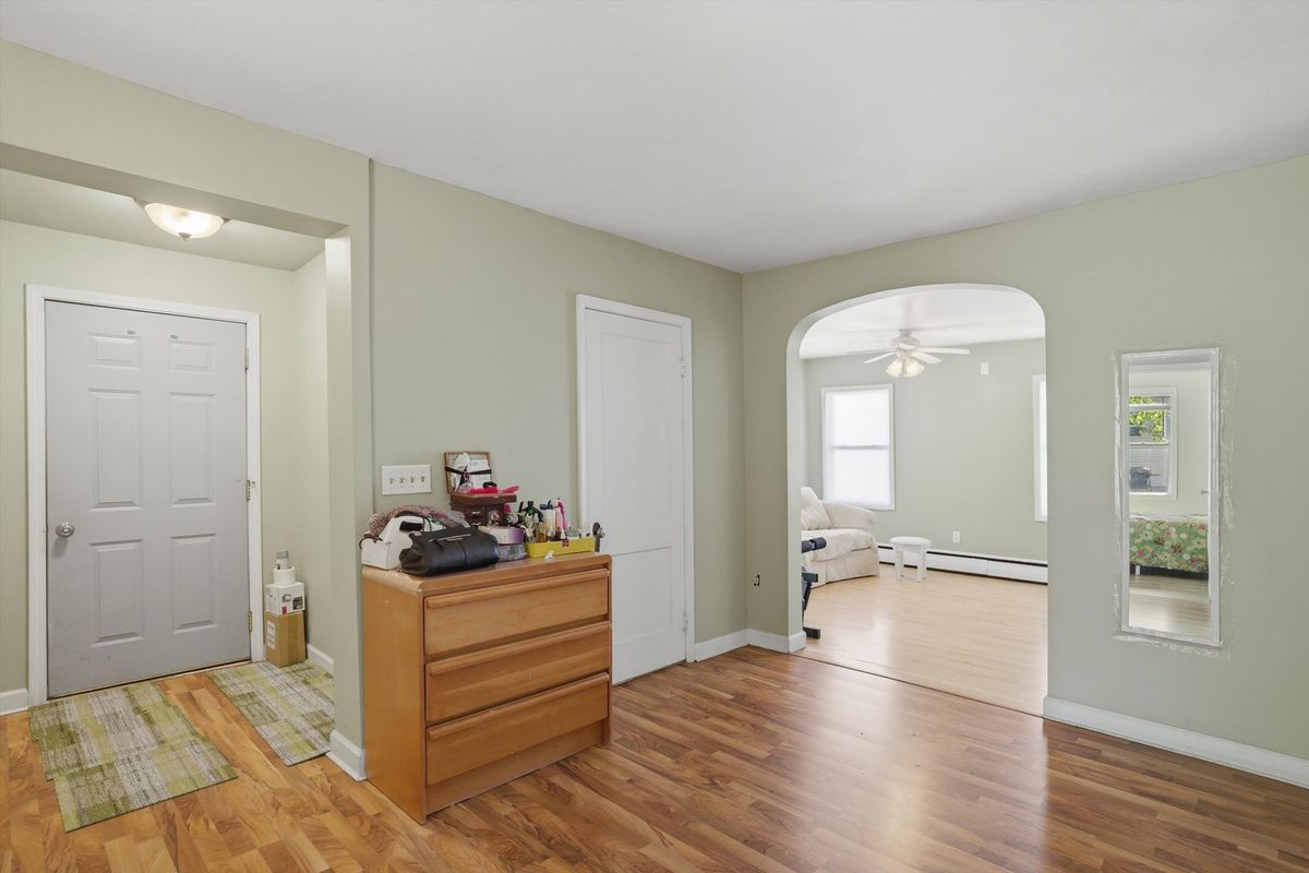 612 Oak Street, Woodstock, IL 60098