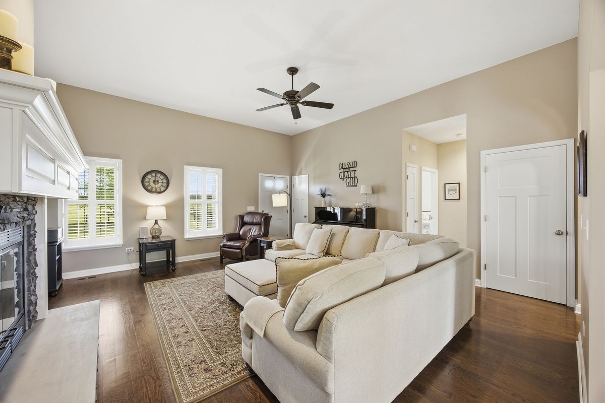 20809 Bunker Hill Road, Marengo, IL 60152