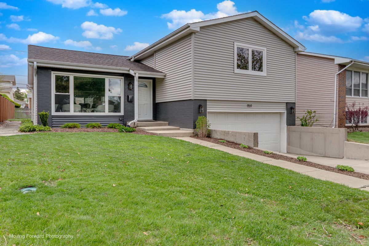 959 Fern Avenue, Elmhurst, IL 60126