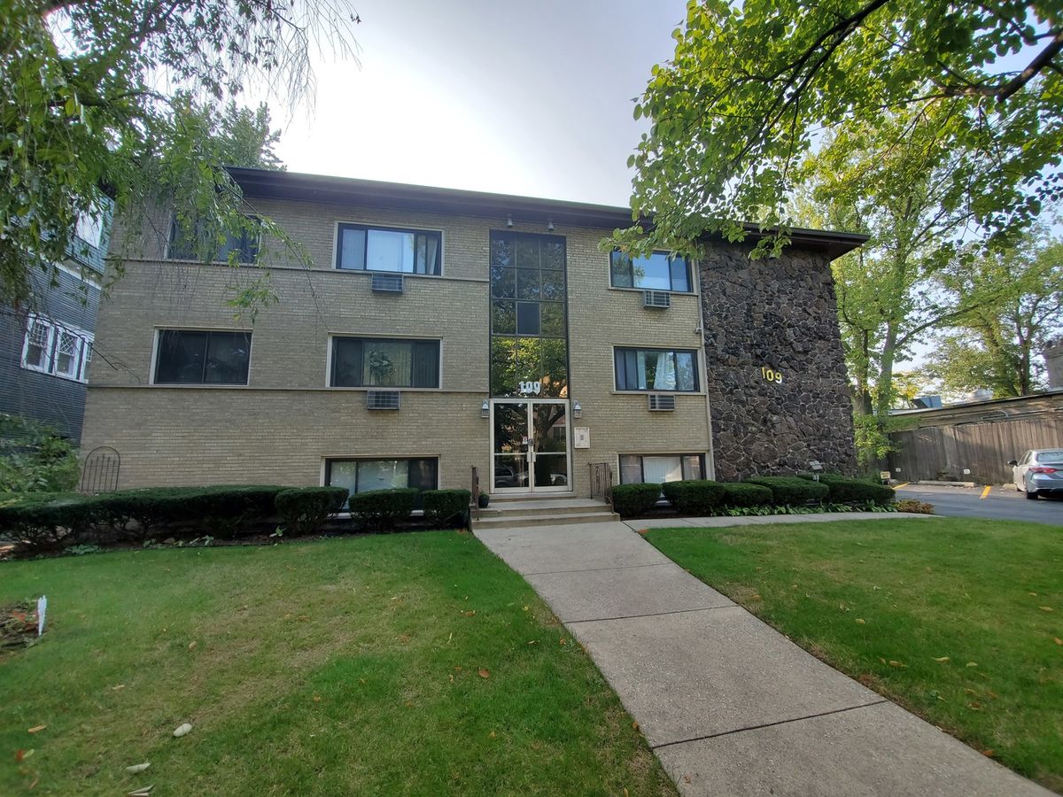 109 Elmwood Avenue, Oak Park, IL 60302