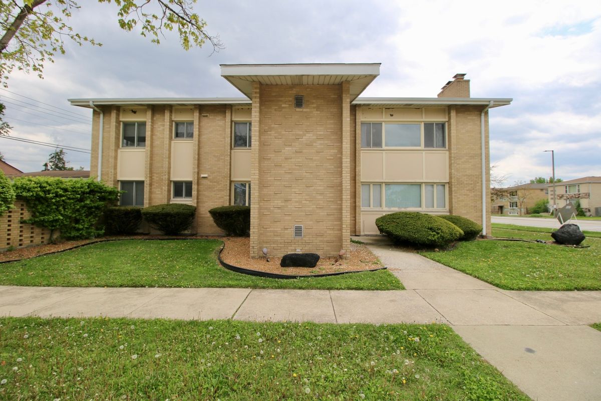 10357 Wight Street, Westchester, IL 60154