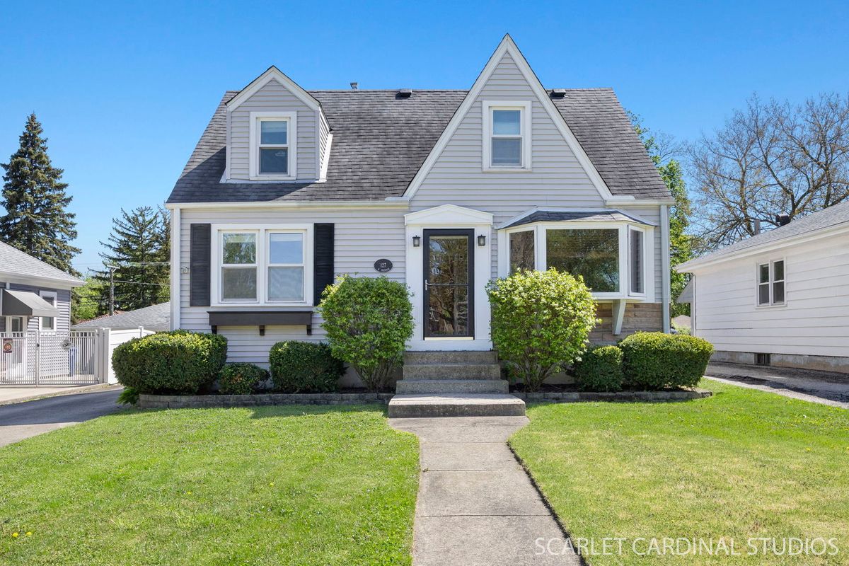 127 Madison Street, Villa Park, IL 60181
