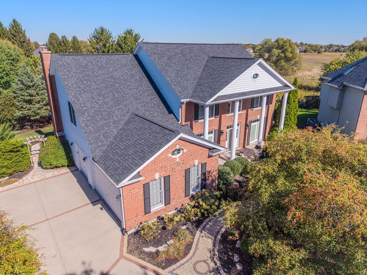 2040 Arrowhead Court, Geneva, IL 60134