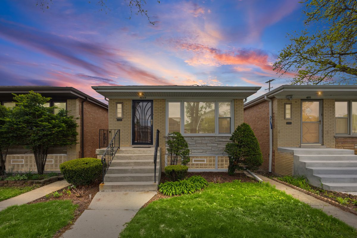 4855 Gunnison Street, Chicago, IL 60630