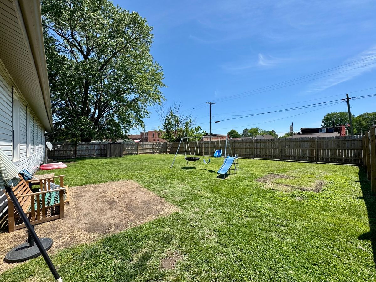 203 W Callie Street, Sesser, IL 62884