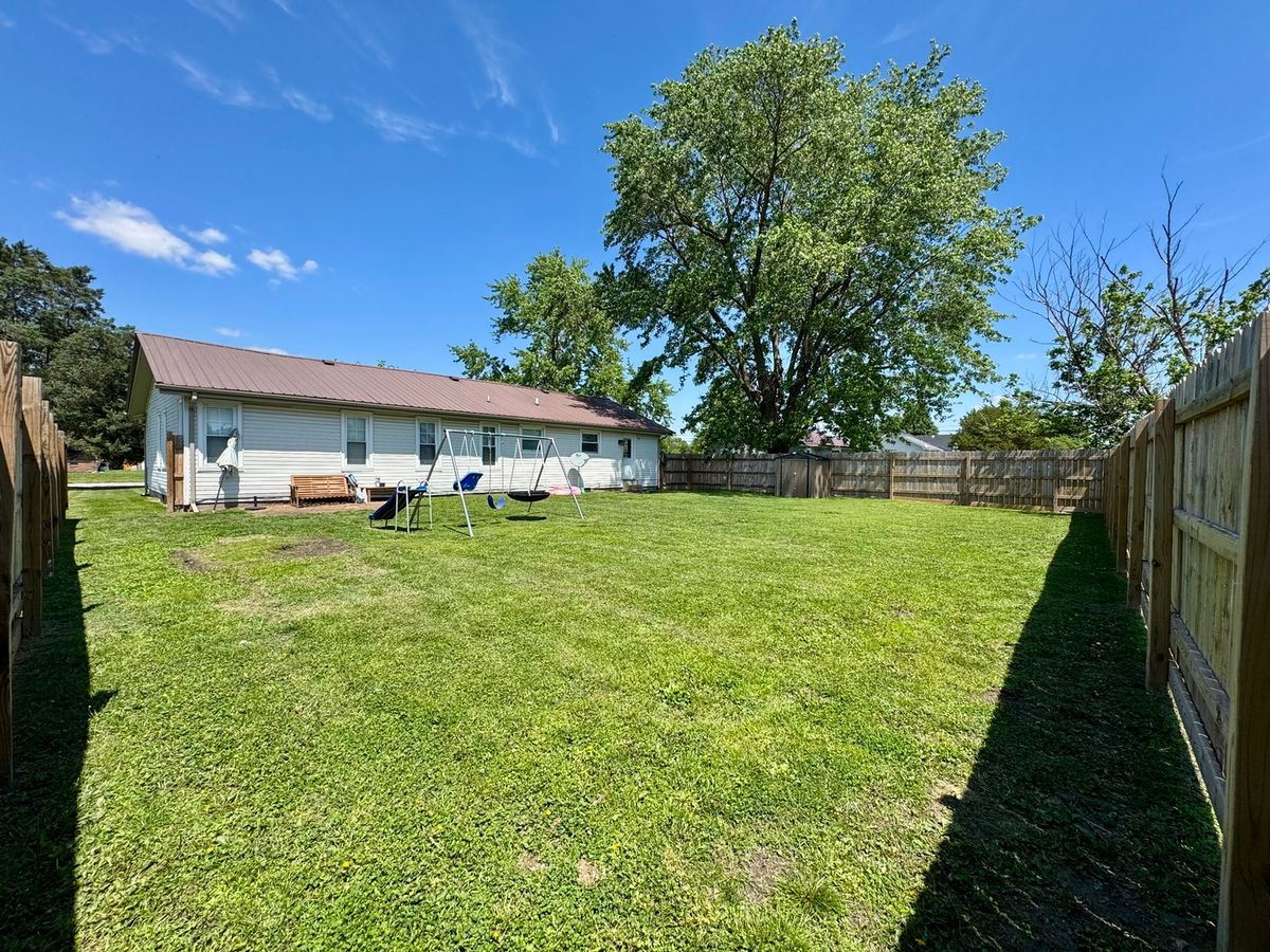 203 W Callie Street, Sesser, IL 62884