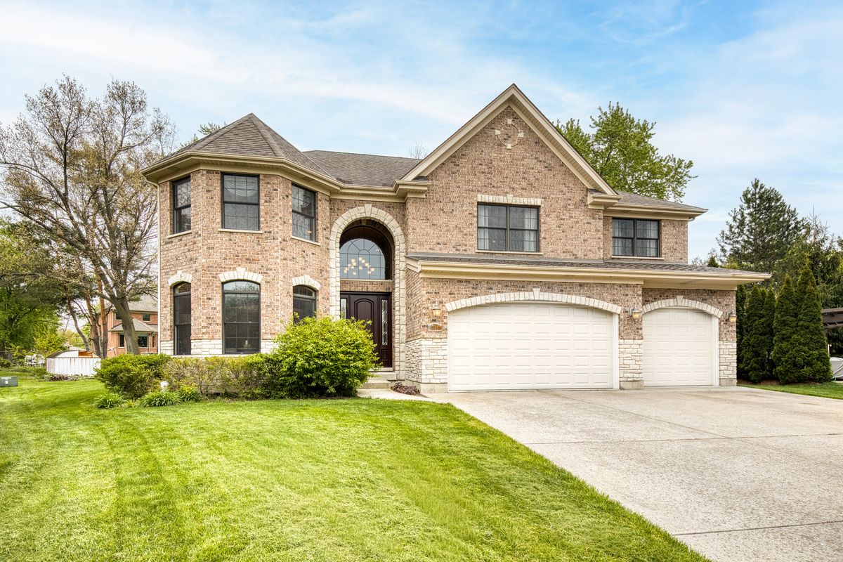731 Michigan Court, Palatine, IL 60067
