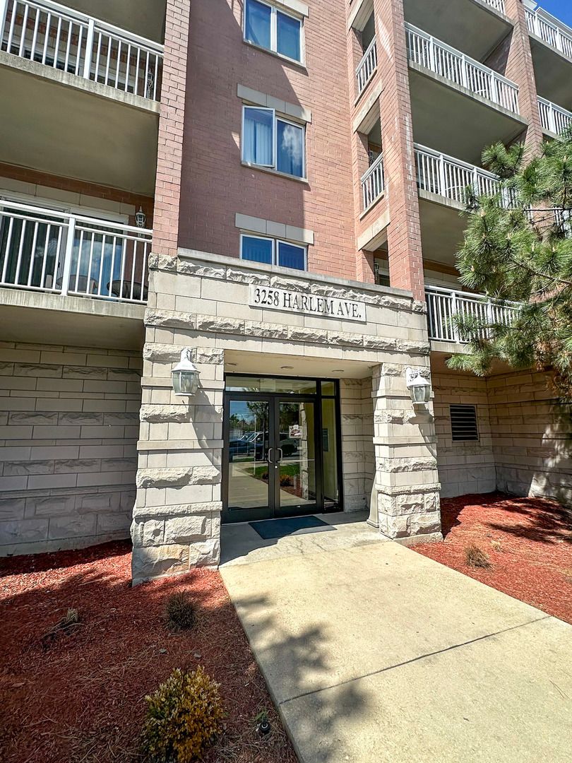 3258 Harlem Avenue, Chicago, IL 60634
