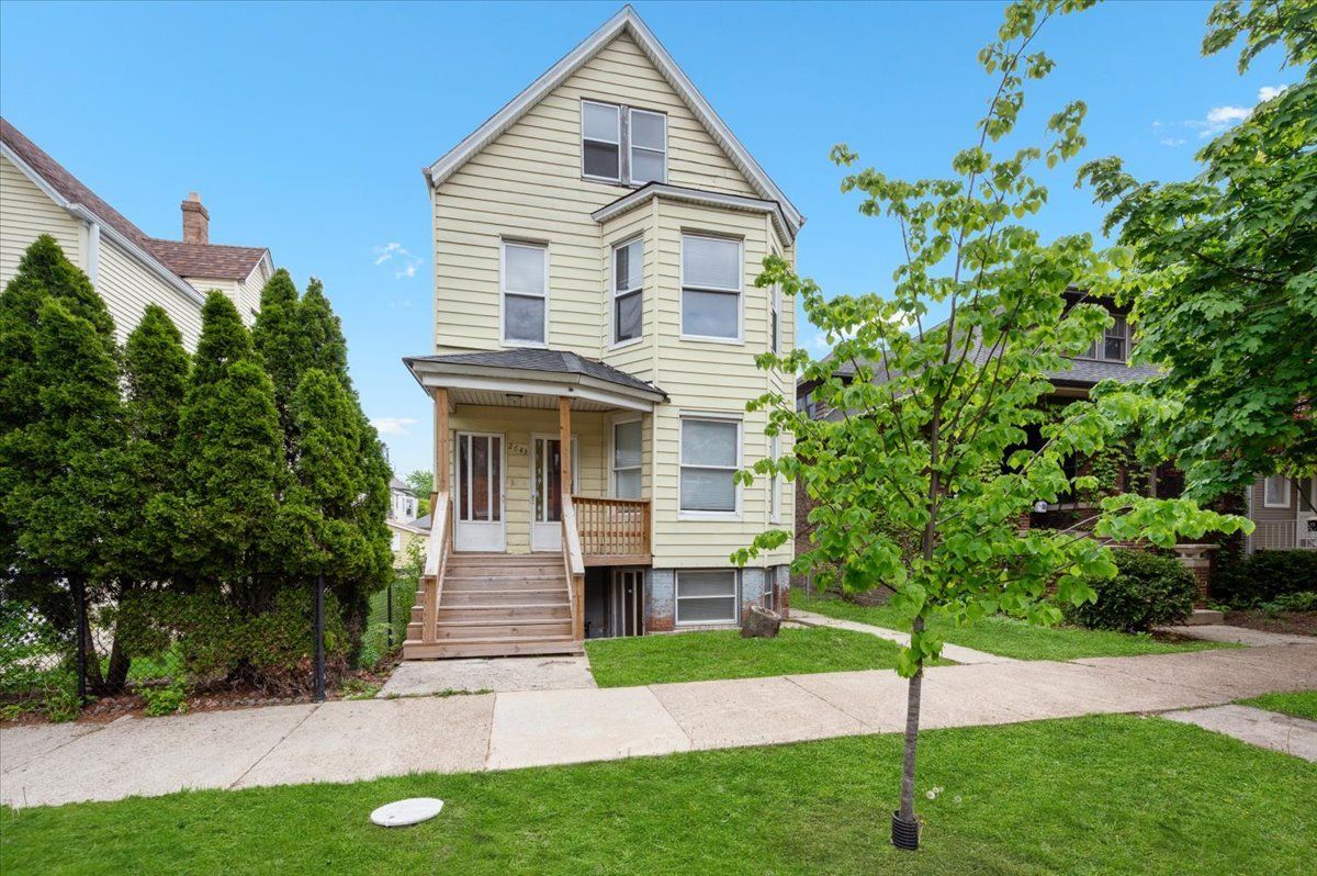 2643 Monticello Avenue, Chicago, IL 60647