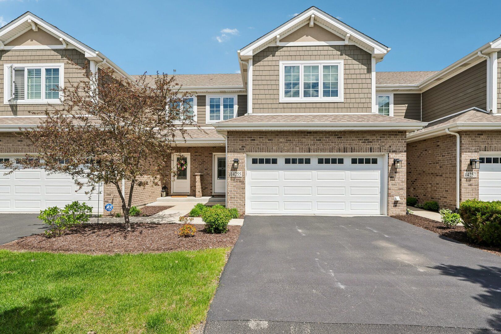 14255 Lacey Drive — Lemont, IL 60439