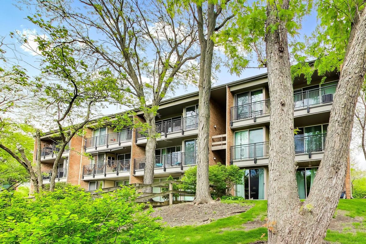 1501 Fairway Drive, Lisle, IL 60532