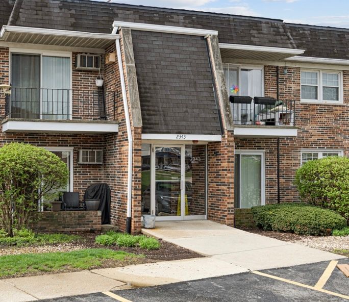 2343 Ogden Avenue, Downers Grove, IL 60515