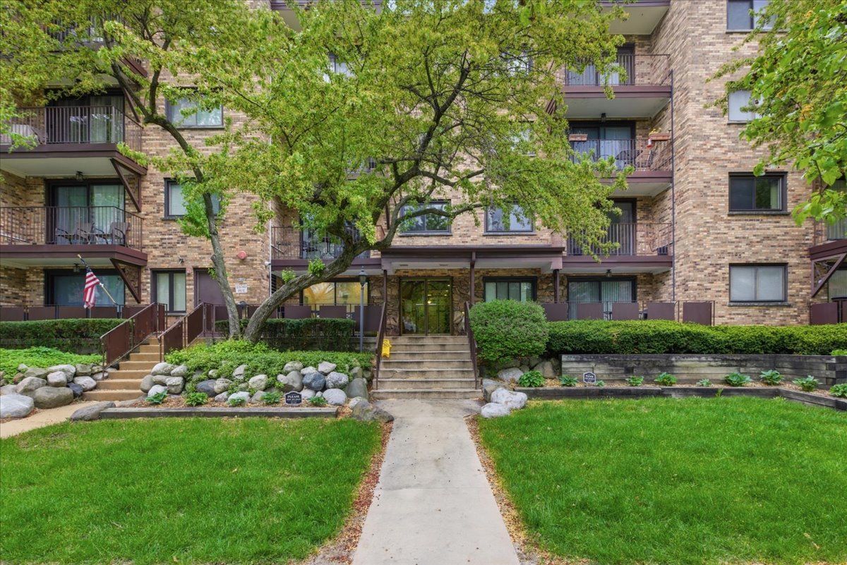 100 Vail Avenue, Arlington Heights, IL 60005