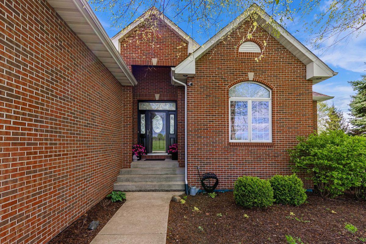 3833 Westlake Village Drive, Winnebago, IL 61088