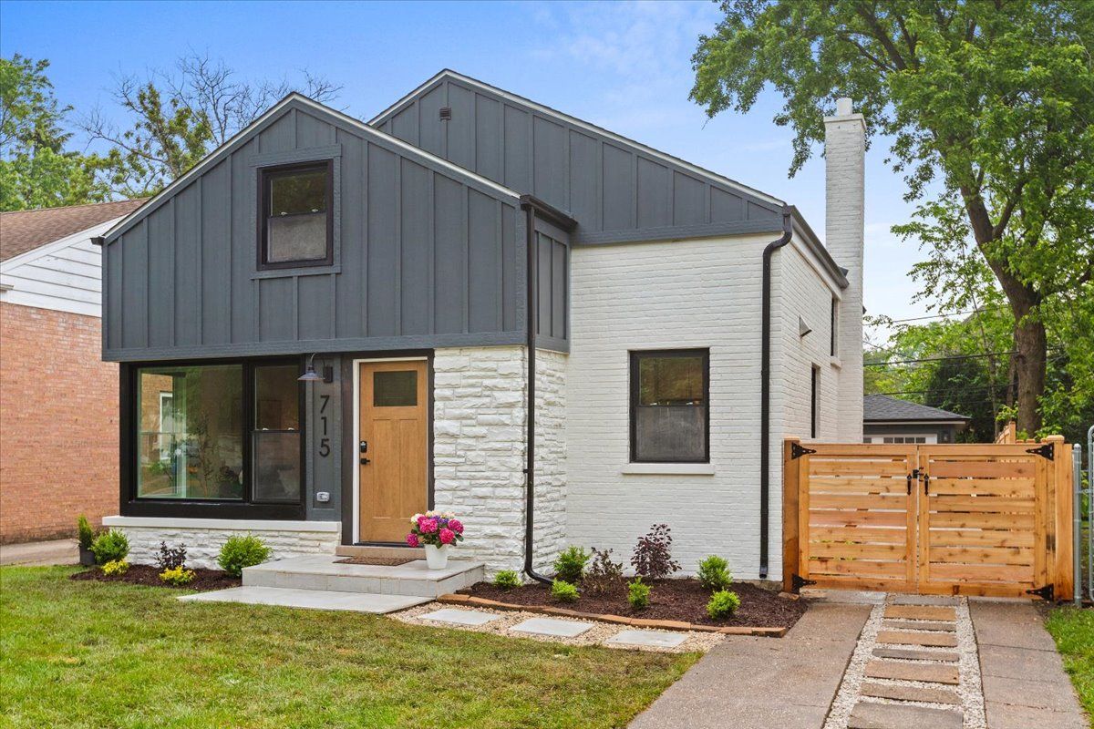 715 Long Road, Glenview, IL 60025