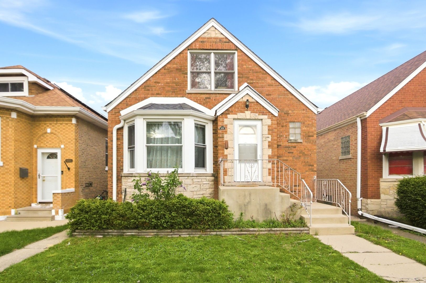 5221 Marmora Avenue — Chicago, IL 60630