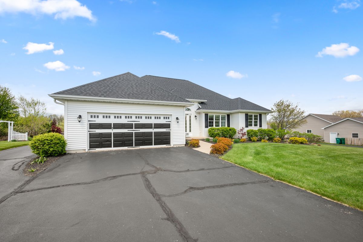 8801 S Rood Road, Kingston, IL 60145