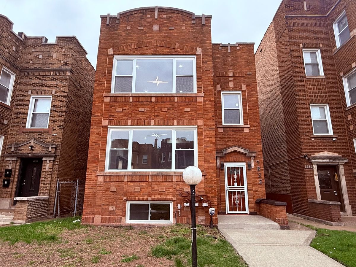 7932 Champlain Avenue, Chicago, IL 60619