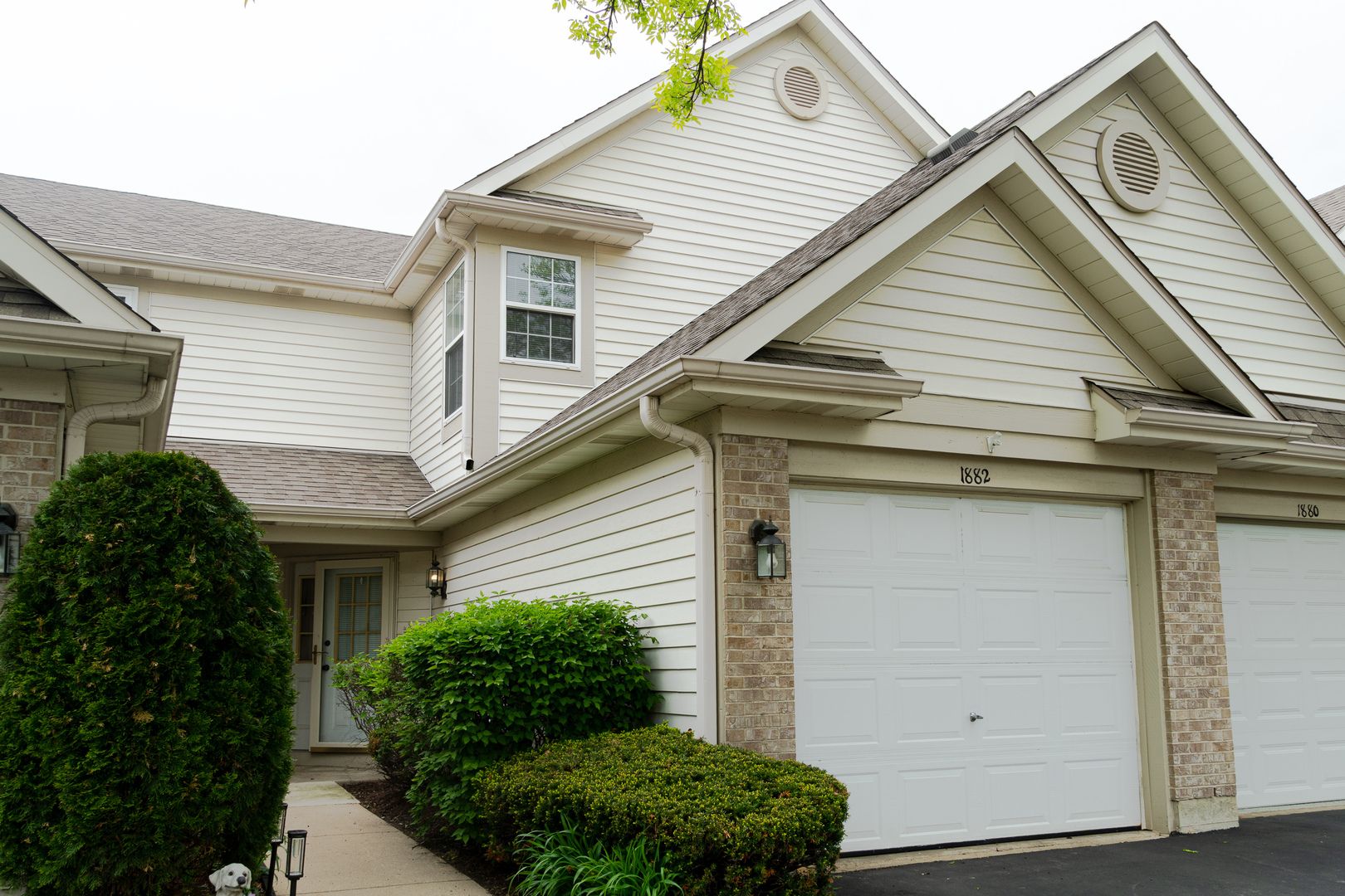 1882 GROVE Avenue — Schaumburg, IL 60193