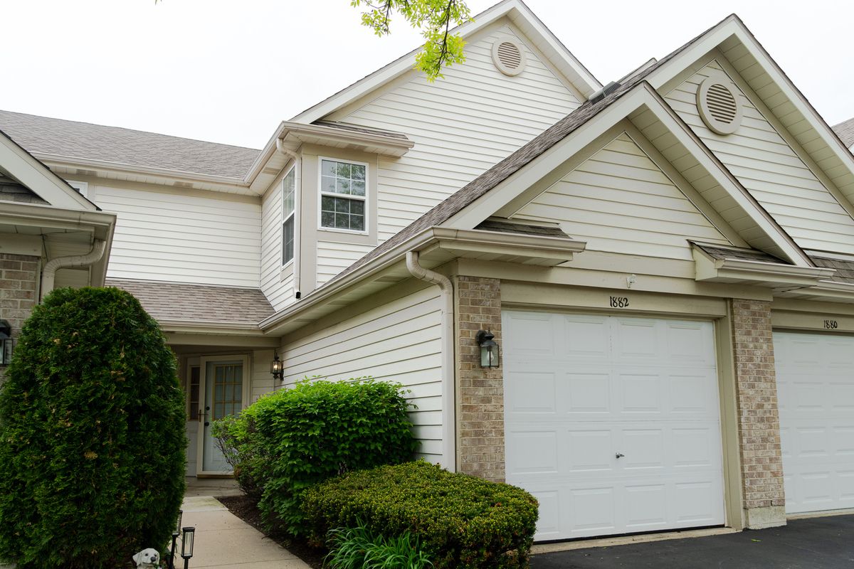 1882 GROVE Avenue, Schaumburg, IL 60193